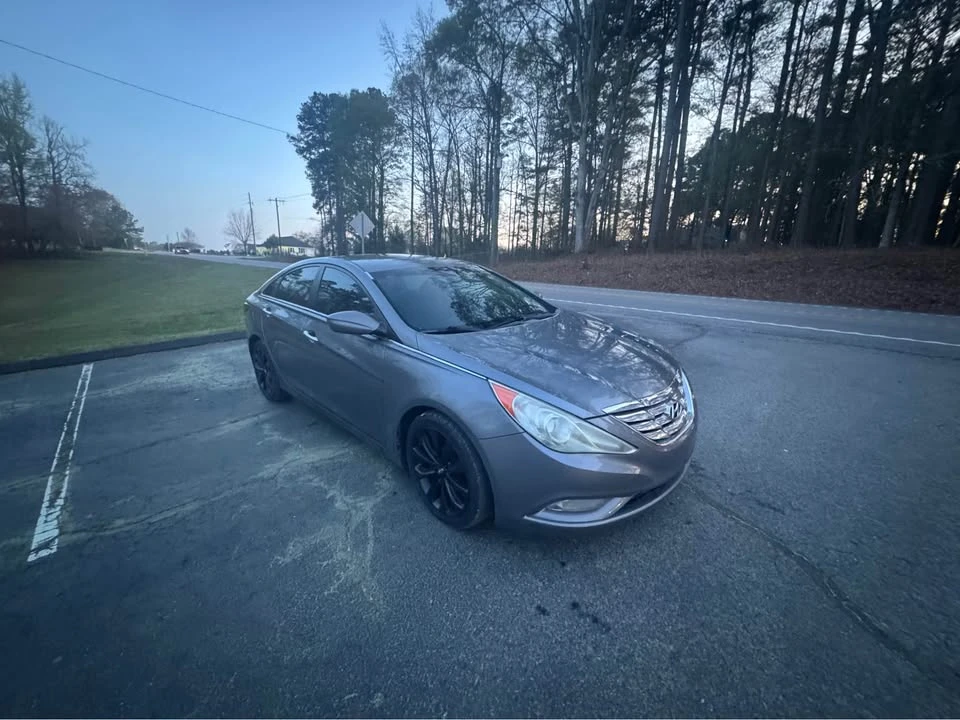2011 Hyundai Sonata - Image 8 of 14