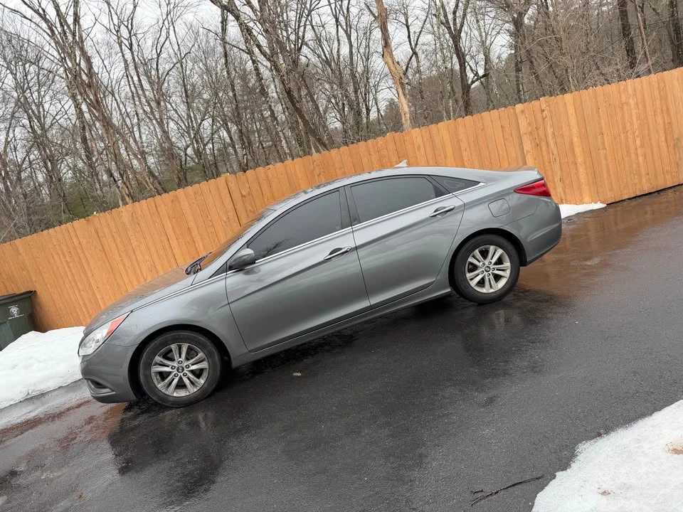 2011 Hyundai Sonata - Image 3 of 5