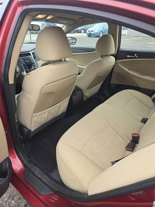 2011 Hyundai Sonata - Image 11 of 19
