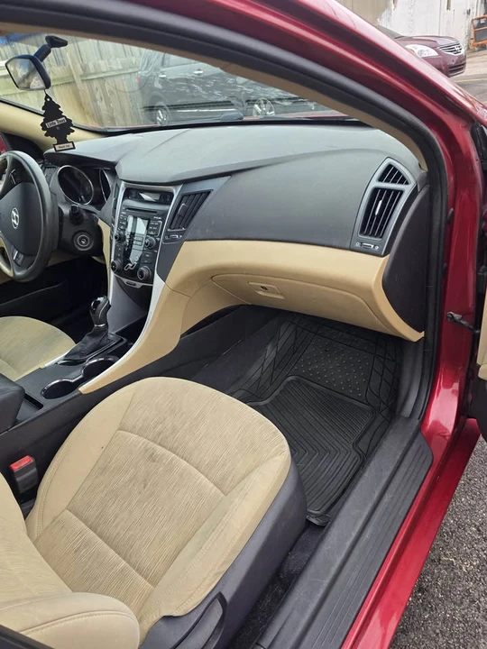 2011 Hyundai Sonata - Image 13 of 19