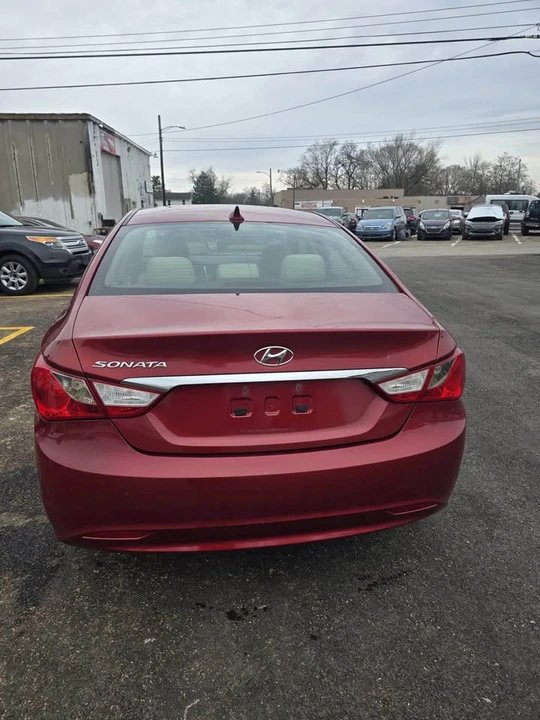2011 Hyundai Sonata - Image 17 of 19