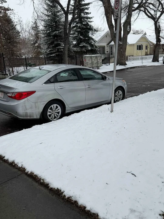 2011 Hyundai Sonata - Image 3 of 6