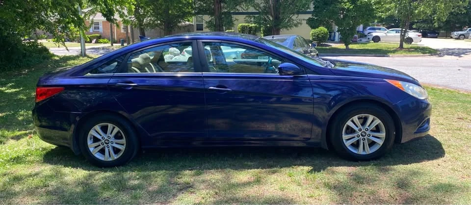 2011 Hyundai Sonata - Image 12 of 15
