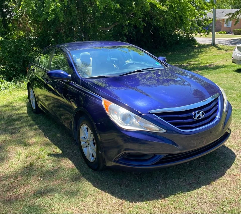 2011 Hyundai Sonata - Image 4 of 15