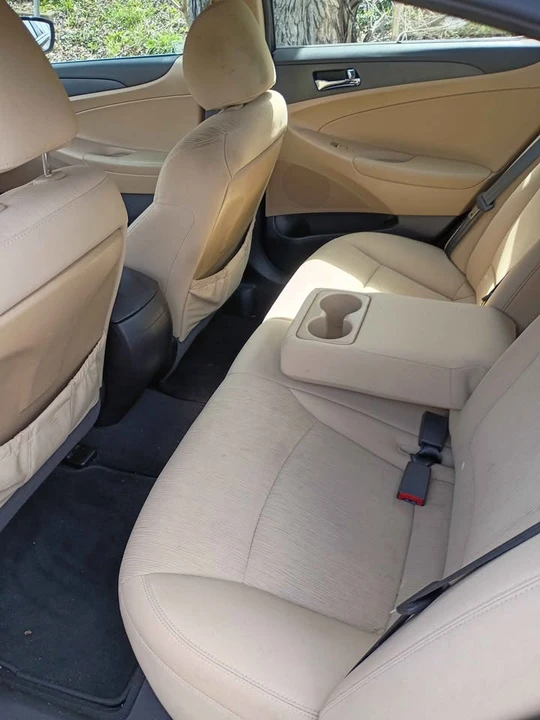 2011 Hyundai Sonata - Image 7 of 8