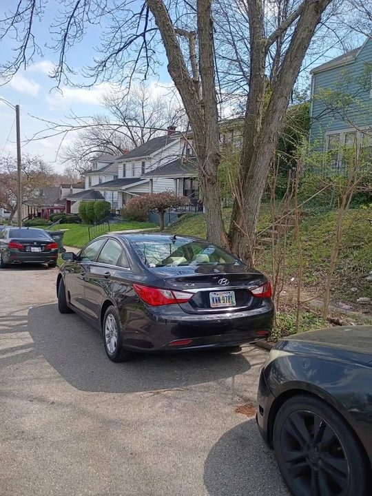 2011 Hyundai Sonata - Image 4 of 8