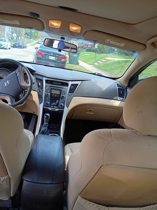 2011 Hyundai Sonata - Image 8 of 8