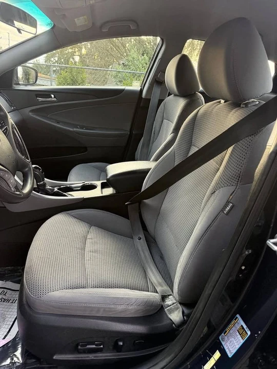 2011 Hyundai Sonata - Image 7 of 12