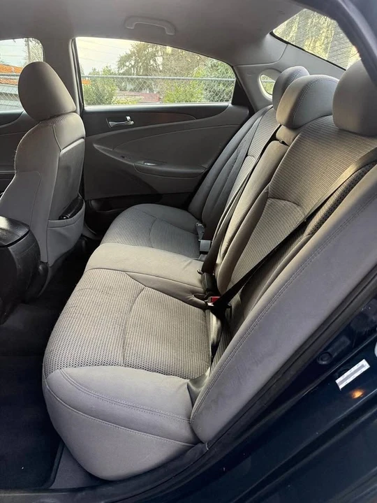2011 Hyundai Sonata - Image 11 of 12