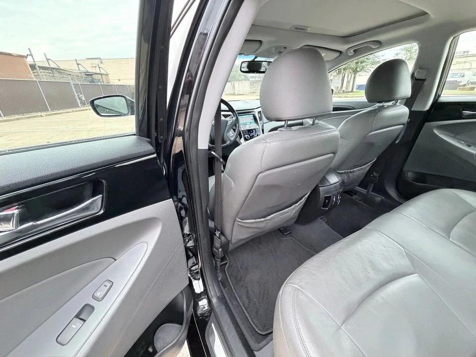 2011 Hyundai Sonata - Image 2 of 17