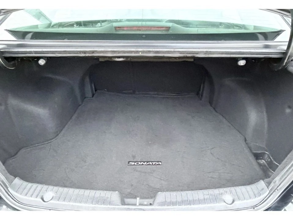 2011 Hyundai Sonata - Image 15 of 17