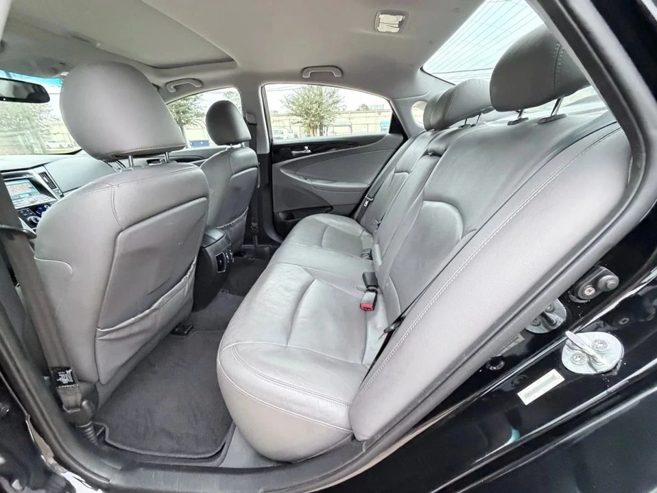 2011 Hyundai Sonata - Image 5 of 17