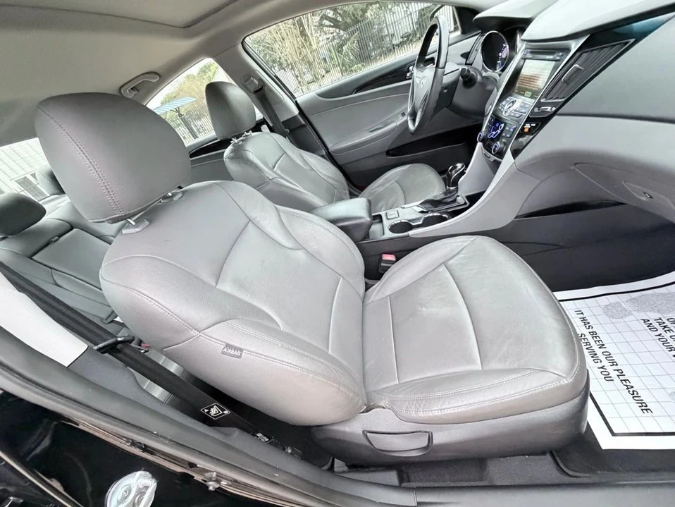 2011 Hyundai Sonata - Image 7 of 17