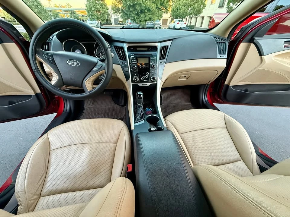 2011 Hyundai Sonata - Image 14 of 15