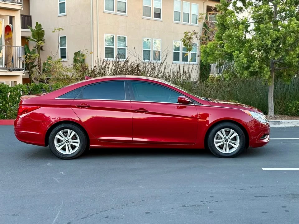 2011 Hyundai Sonata - Image 8 of 15