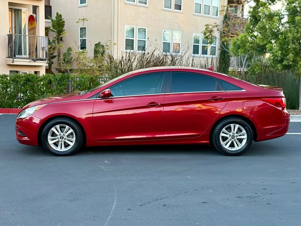 2011 Hyundai Sonata - Image 3 of 15