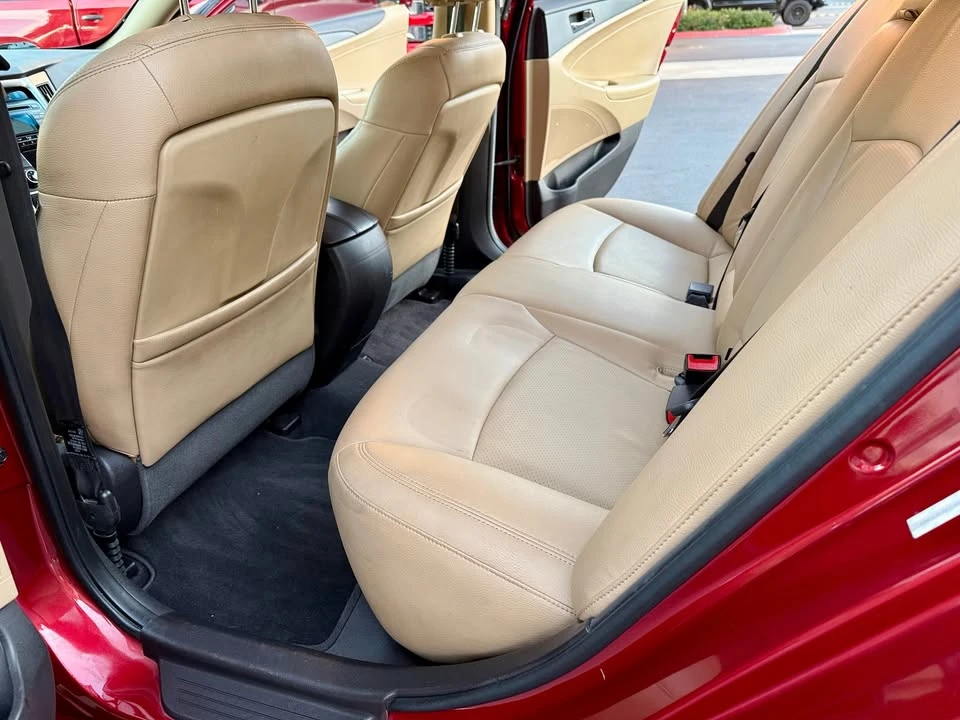 2011 Hyundai Sonata - Image 11 of 15