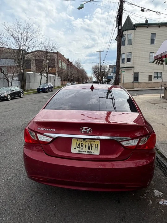 2011 Hyundai Sonata - Image 3 of 7