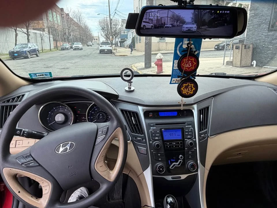 2011 Hyundai Sonata - Image 5 of 7