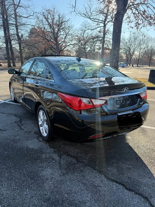 2011 Hyundai Sonata - Image 6 of 10