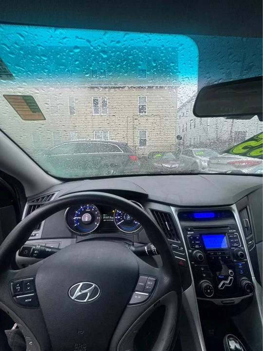 2011 Hyundai Sonata - Image 8 of 8