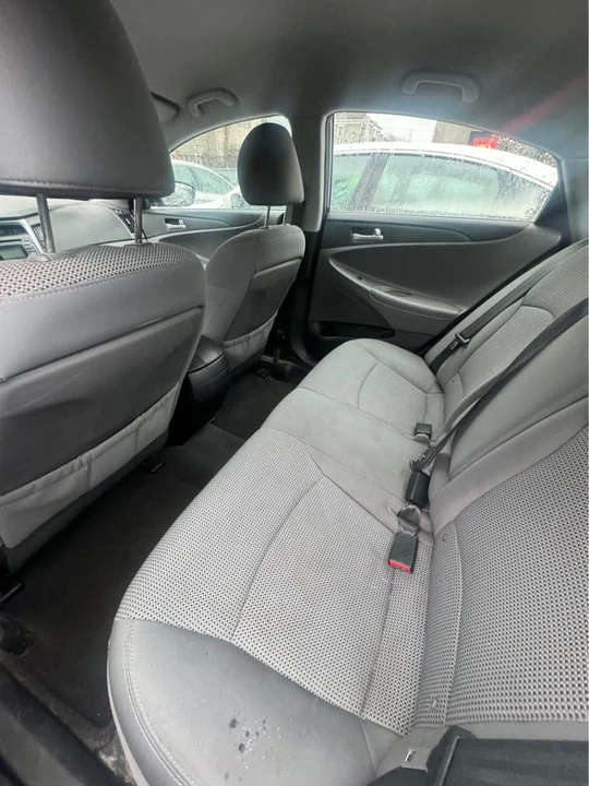 2011 Hyundai Sonata - Image 7 of 8