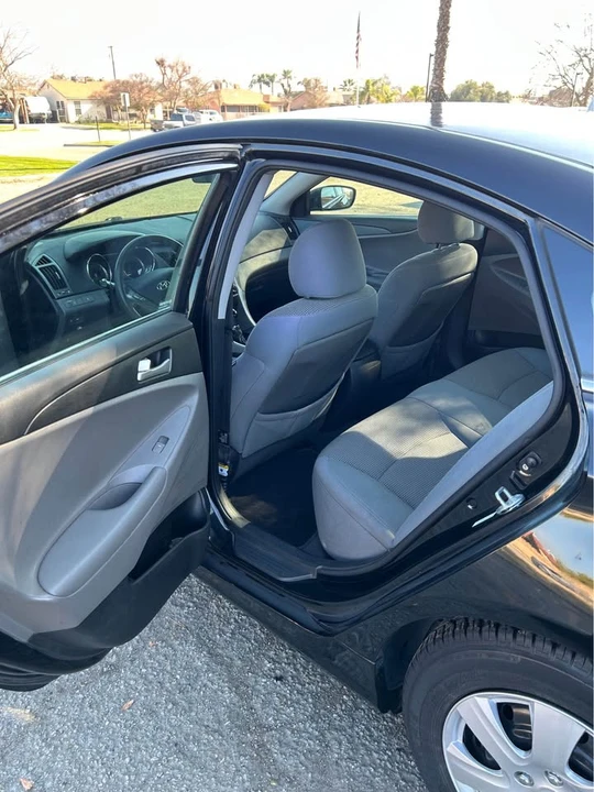 2011 Hyundai Sonata - Image 9 of 12