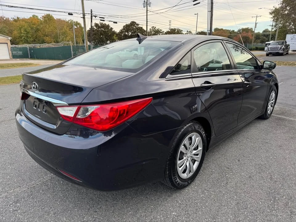 2011 Hyundai Sonata - Image 3 of 12