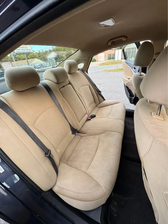2011 Hyundai Sonata - Image 8 of 12