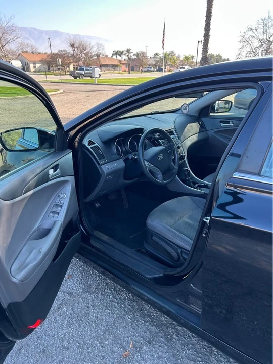 2011 Hyundai Sonata - Image 8 of 12