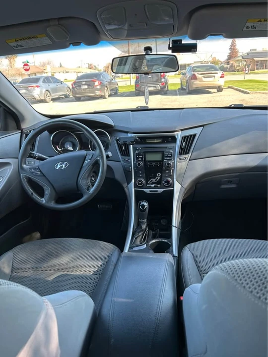 2011 Hyundai Sonata - Image 7 of 12
