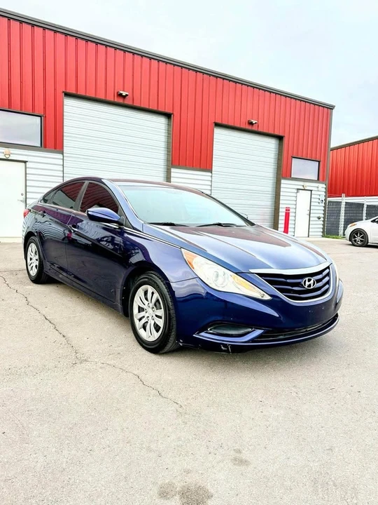 2011 Hyundai Sonata - Image 4 of 17