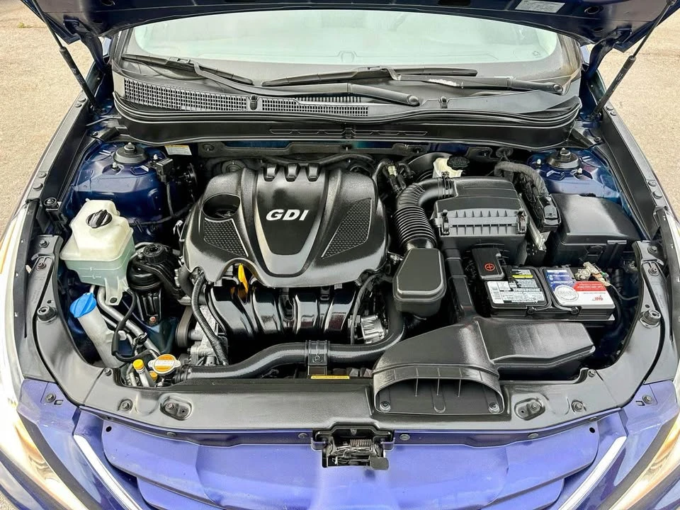 2011 Hyundai Sonata - Image 11 of 17