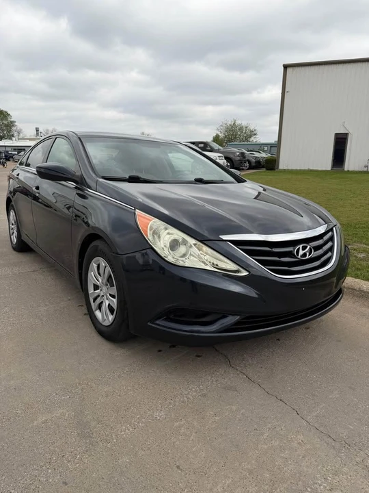 2011 Hyundai Sonata - Image 3 of 8