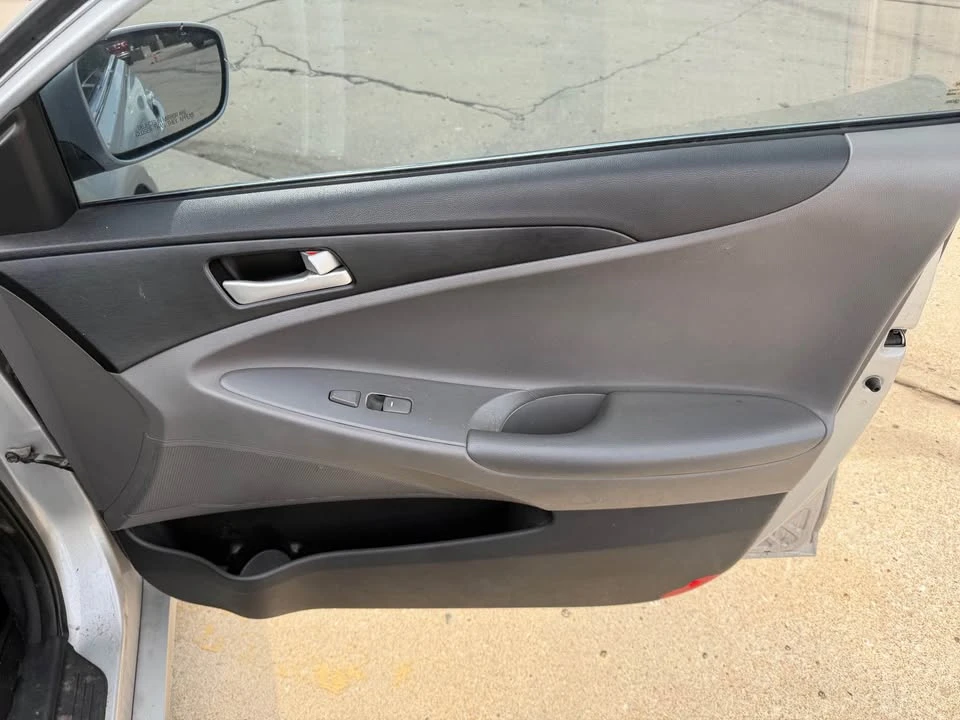 2011 Hyundai Sonata - Image 17 of 17