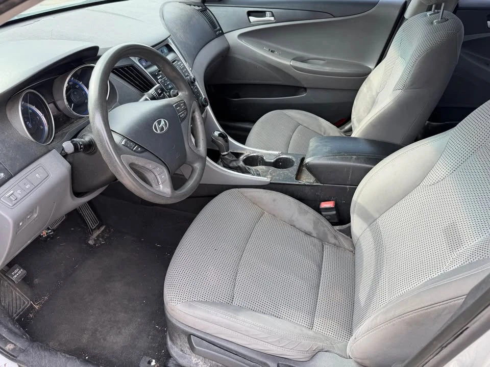 2011 Hyundai Sonata - Image 9 of 17