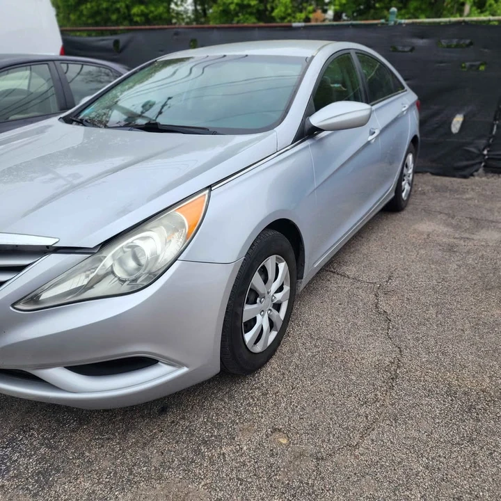 2011 Hyundai Sonata - Image 3 of 11