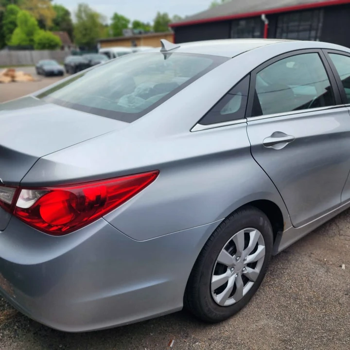 2011 Hyundai Sonata - Image 6 of 11