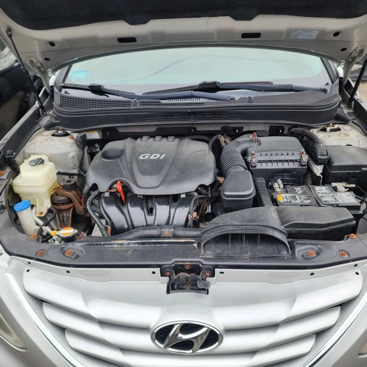 2011 Hyundai Sonata - Image 7 of 11