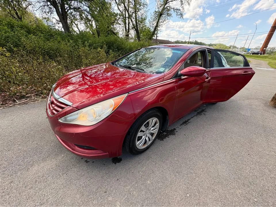 2011 Hyundai Sonata - Image 6 of 8