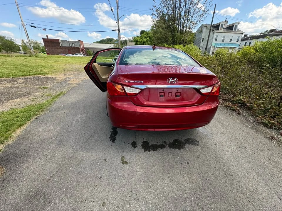 2011 Hyundai Sonata - Image 7 of 8