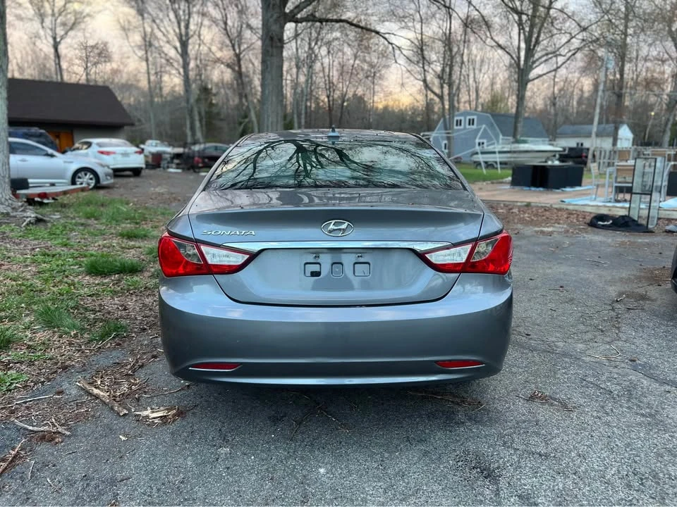 2011 Hyundai Sonata - Image 3 of 8