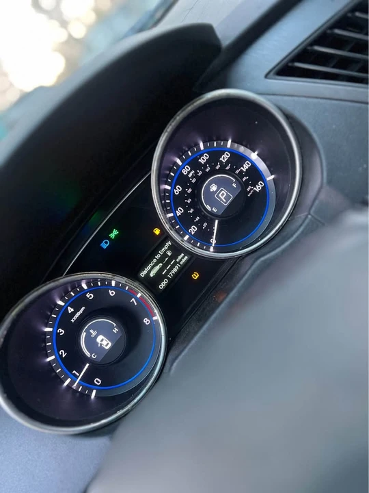 2011 Hyundai Sonata - Image 7 of 8