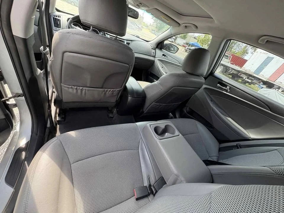 2011 Hyundai Sonata - Image 9 of 10