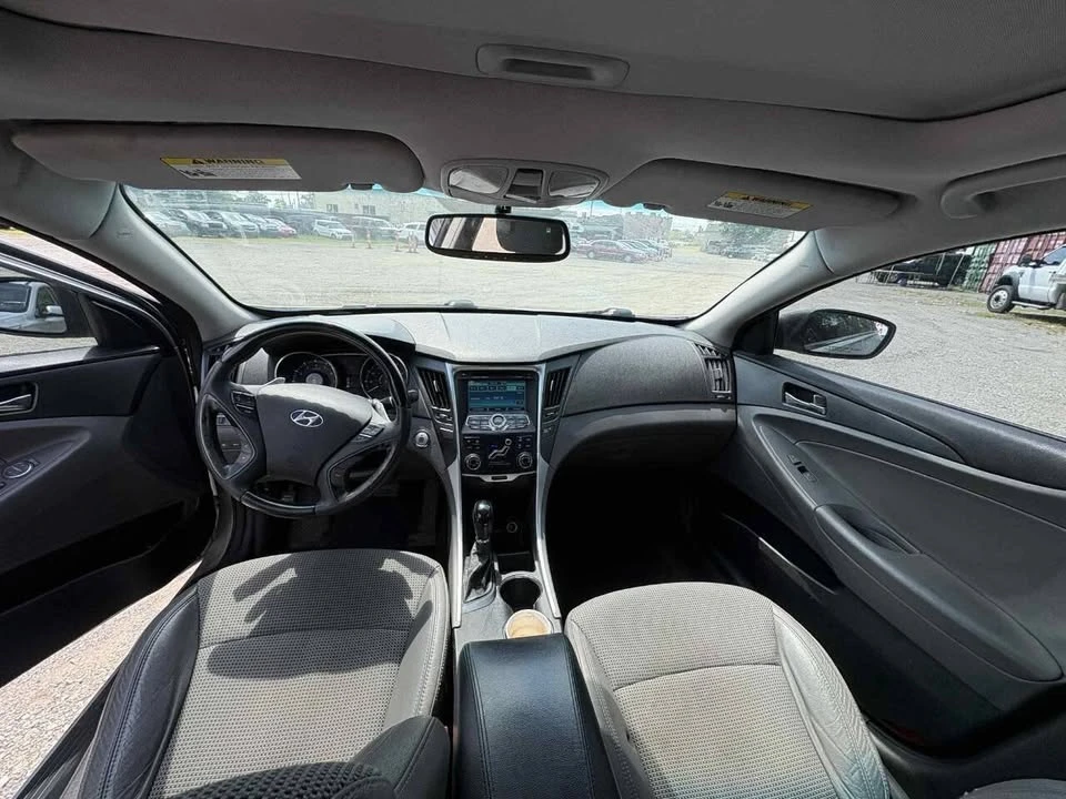 2011 Hyundai Sonata - Image 8 of 10