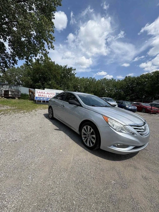 2011 Hyundai Sonata - Image 2 of 10