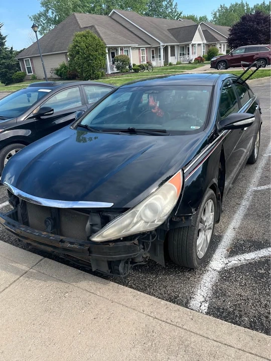 2011 Hyundai Sonata - Image 3 of 4