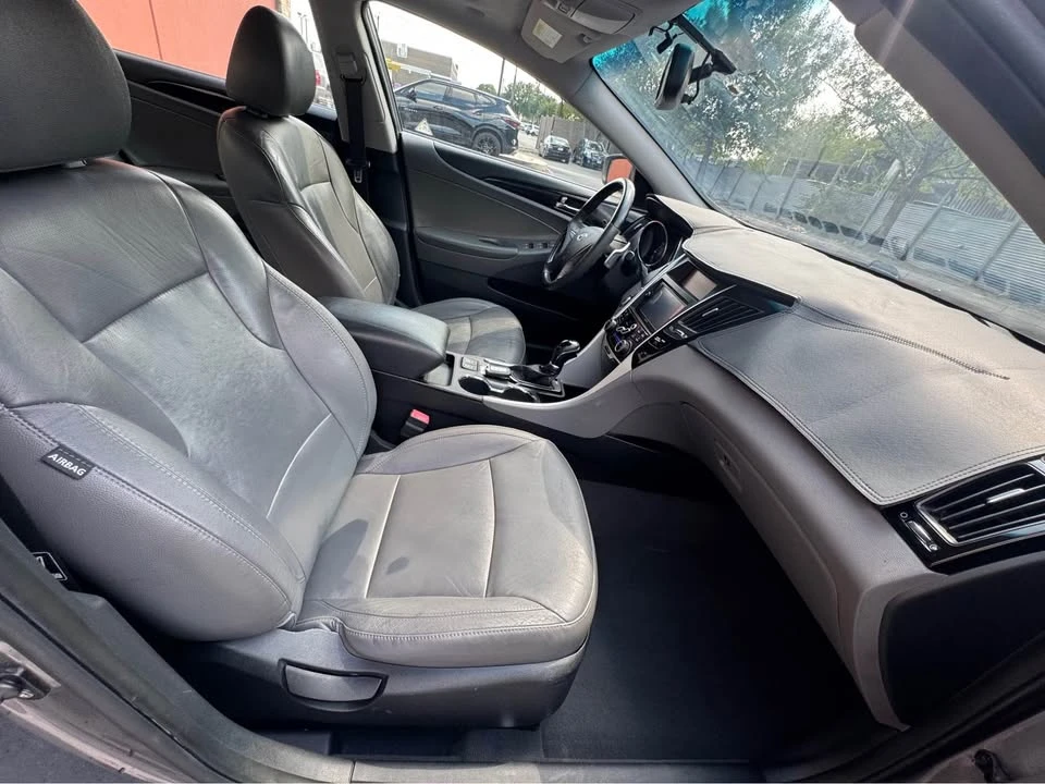 2011 Hyundai Sonata - Image 11 of 14