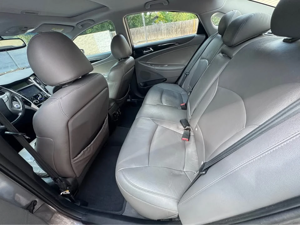 2011 Hyundai Sonata - Image 12 of 14