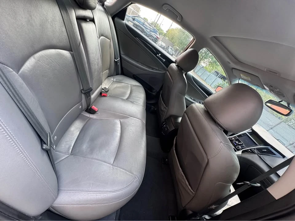 2011 Hyundai Sonata - Image 13 of 14